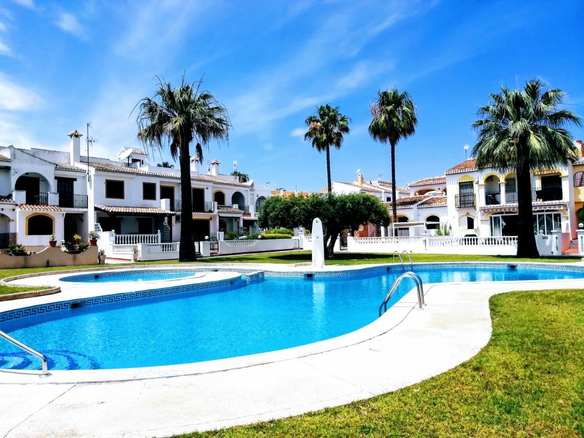 Bungalow de vacaciones Torrevieja Exterior foto
